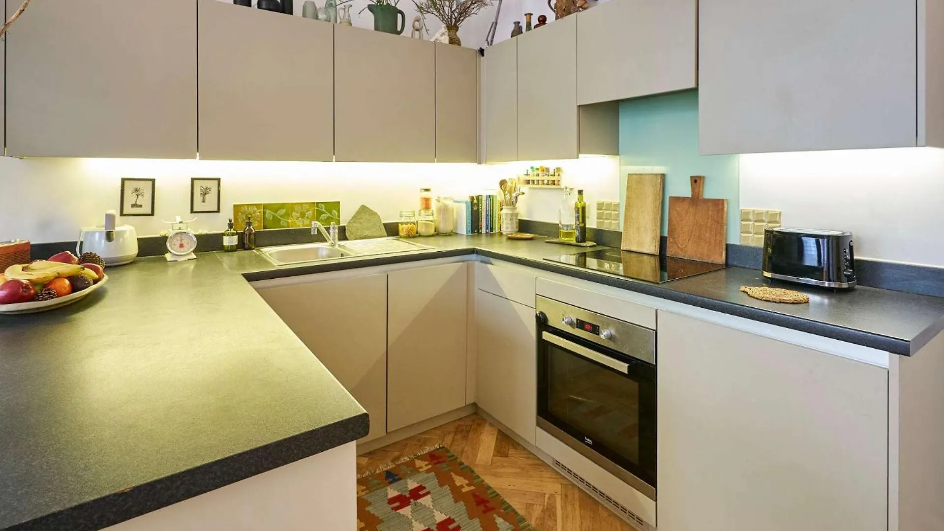 아파트 Host & Stay - Brunswick Place Flat 브라이턴